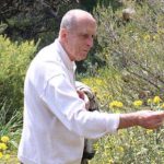 Πέθανε σε ηλικία 88 ετών ο Αντώνης Α. Ζώης, αρχαιολόγος και πανεπιστημιακός. Ο Αντώνης Ζώης γεννήθηκε στο Φοινίκι Θεσπρωτίας το 1930. Σπούδασε στο Πανεπιστήμιο Αθηνών και εκπόνησε τη διδακτορική διατριβή του στο Πανεπιστήμιο του Τίμπιγκεν στη Γερμανία, με θέμα την πολύχρωμη μινωική καμαραϊκή κεραμική.
