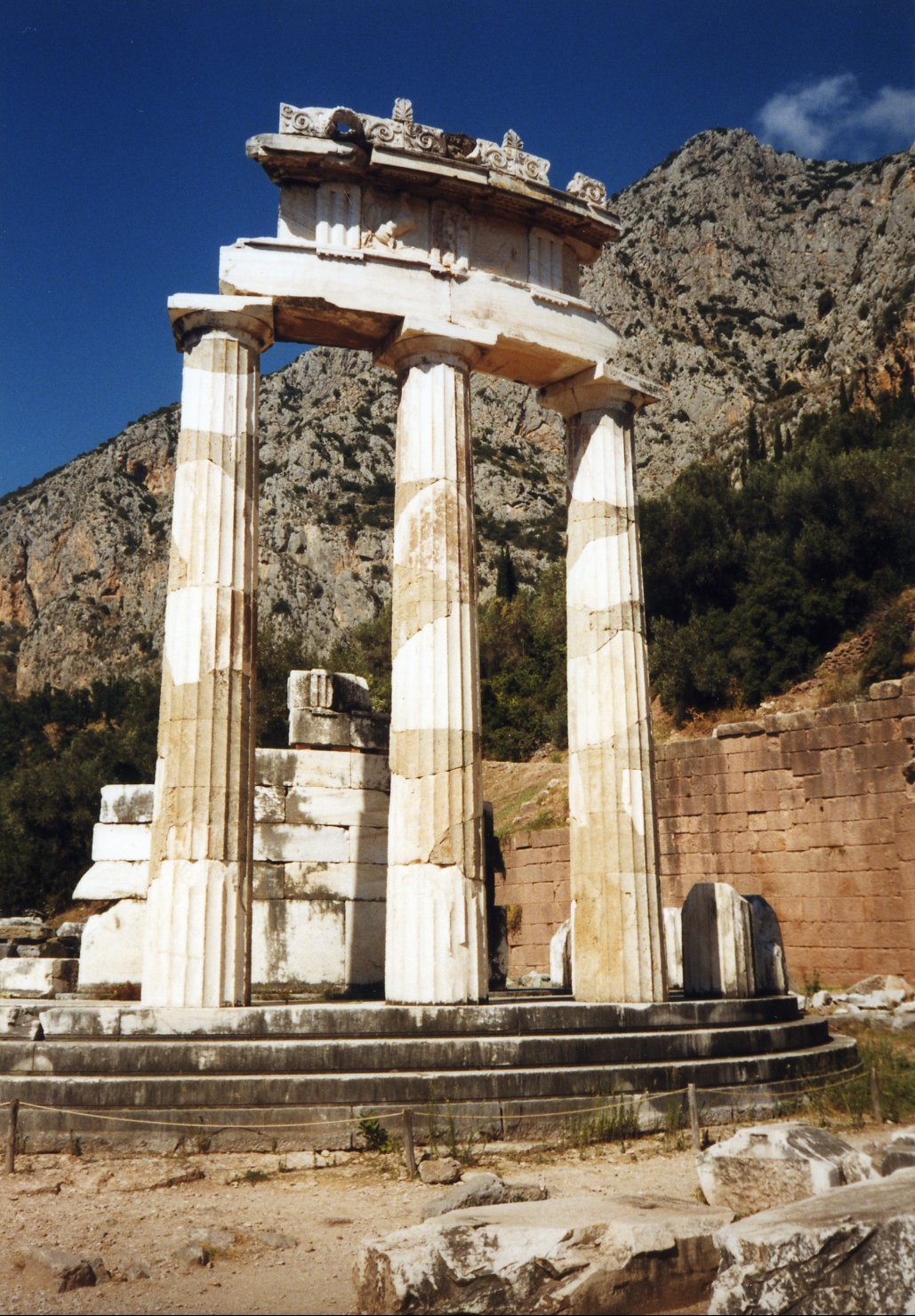 Greece_Delphi_Tholos
